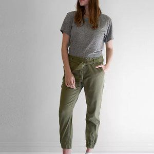 NWOT Levi's Belted Jet Set Jogger